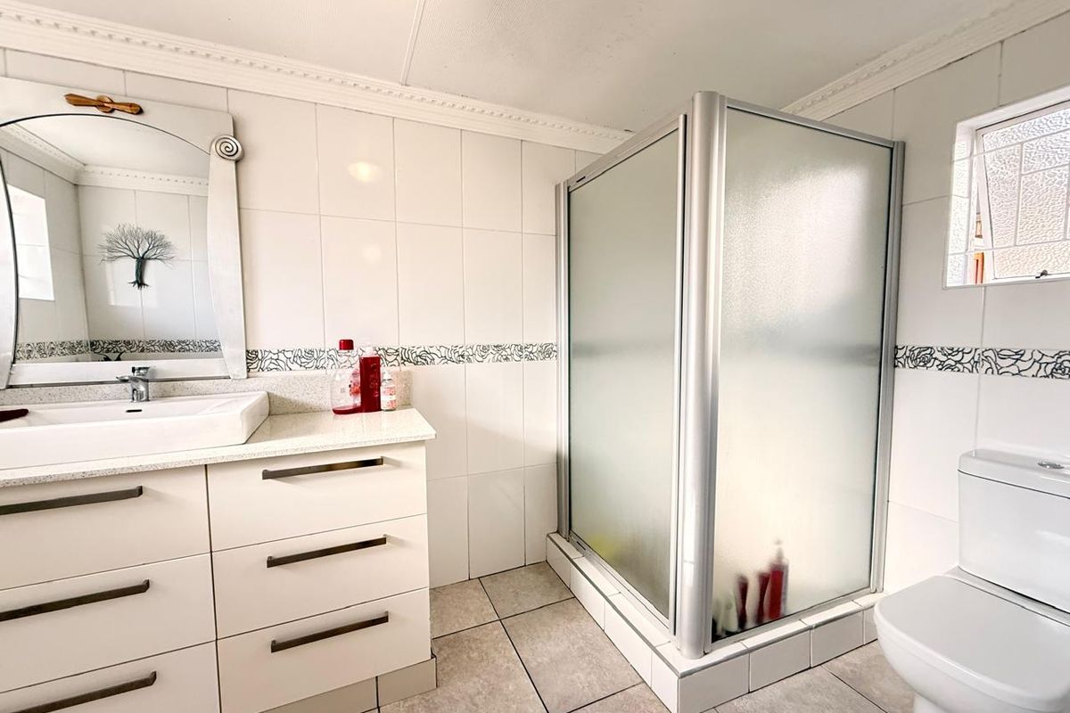 Home close to Medi Clinic Hospital Central Town with Flat - Photo 2