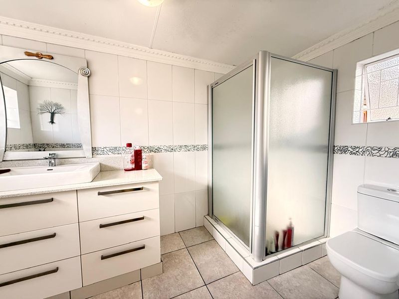 Home close to Medi Clinic Hospital Central Town with Flat - Photo 2