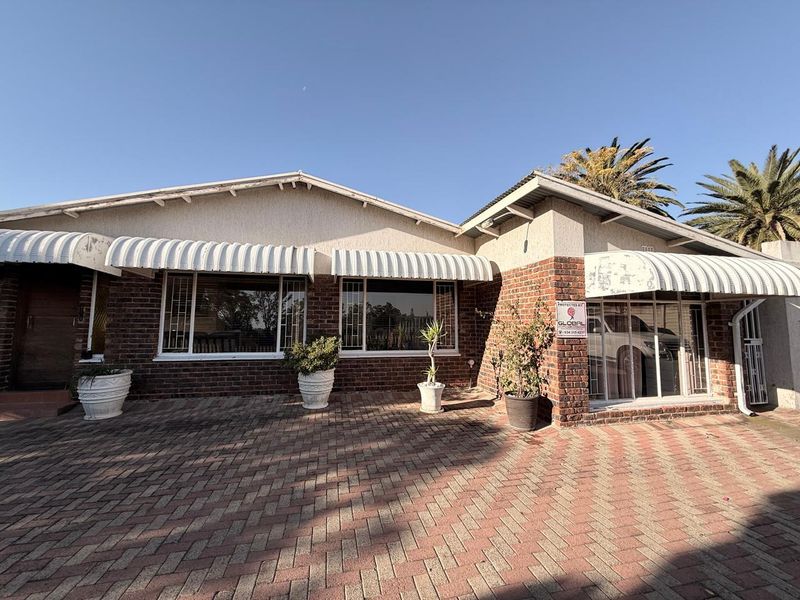 Home close to Medi Clinic Hospital Central Town with Flat - Photo 1