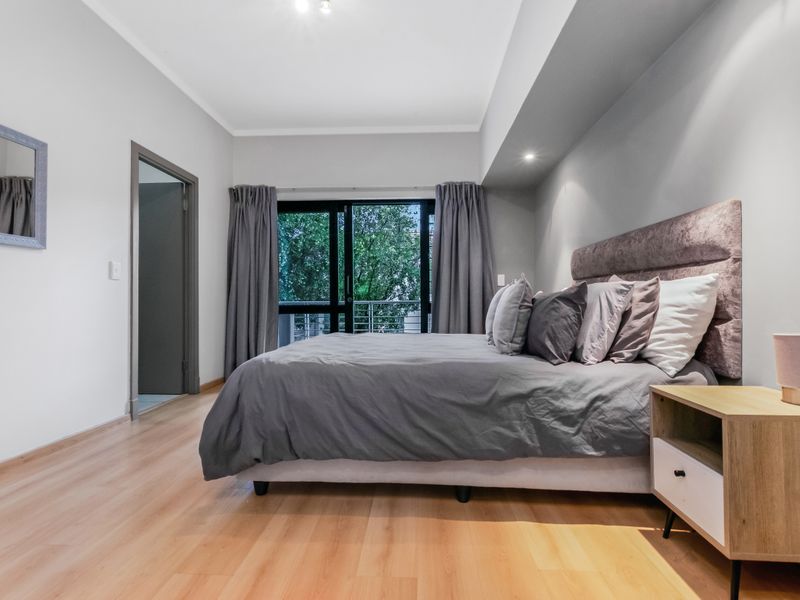 Fully Furnished 2 Bedroom, 2.5 Bathroom Double-Storey Home – Contemporary Comfort Meets Effortless - Photo 4