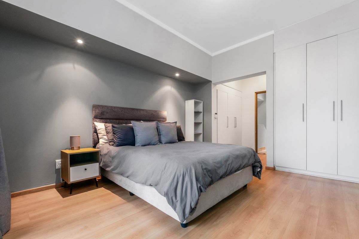 Fully Furnished 2 Bedroom, 2.5 Bathroom Double-Storey Home – Contemporary Comfort Meets Effortless - Photo 5