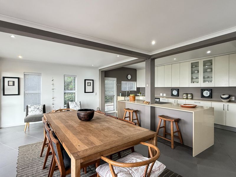 UNBELIEVABLE VALUE - PRIME LOCATION WITH STUNNING SEA VIEWS - Photo 10