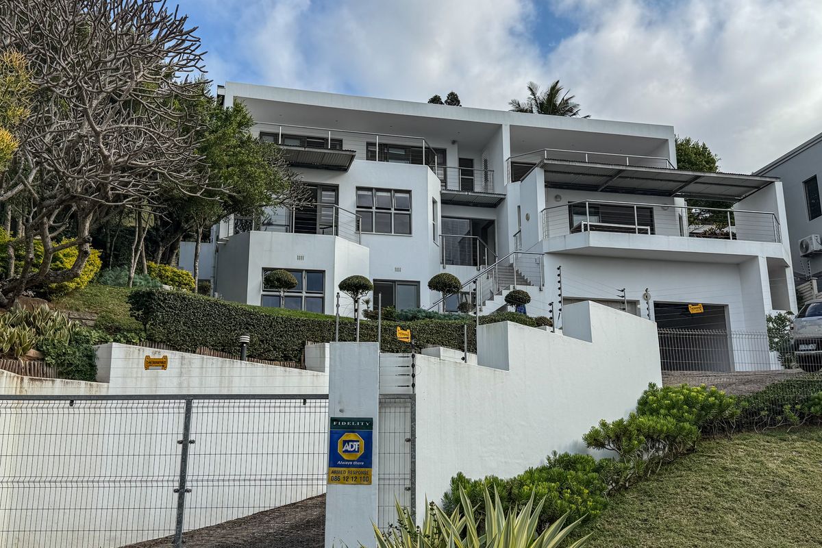 UNBELIEVABLE VALUE - PRIME LOCATION WITH STUNNING SEA VIEWS - Photo 5