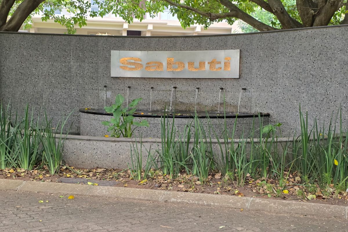 Luxurious 4-Bedroom Ground Floor Apartment with Breathtaking Views in Simbithi Eco Estate - Photo 3