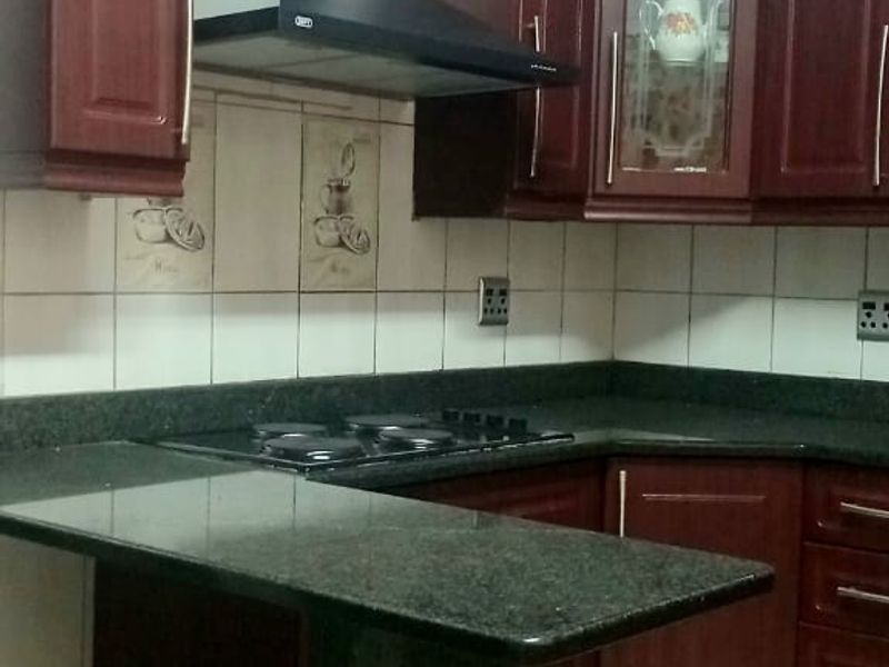 Perfect 4-Bedroom Home in Larkfield - Photo 7