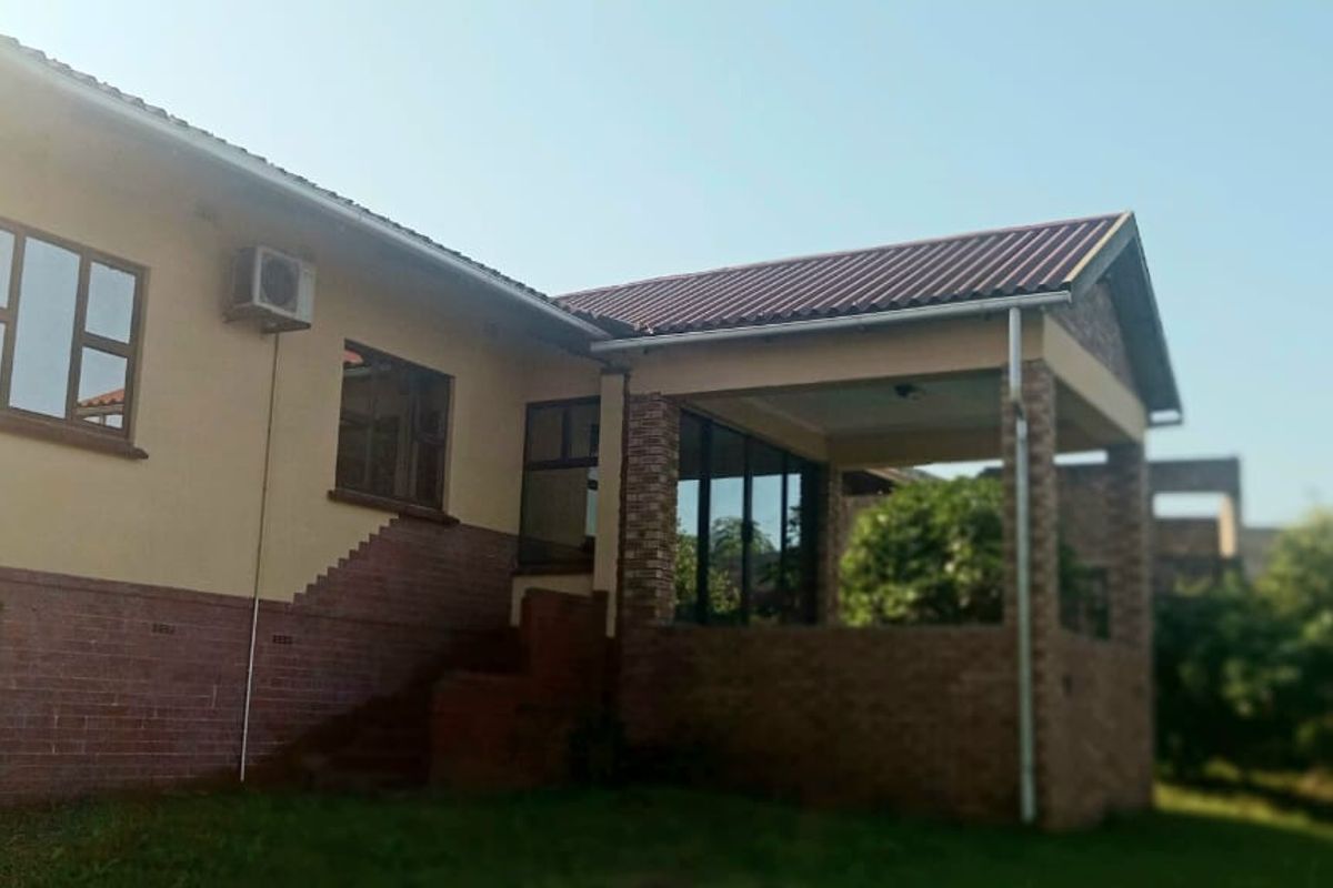 Perfect 4-Bedroom Home in Larkfield - Photo 3