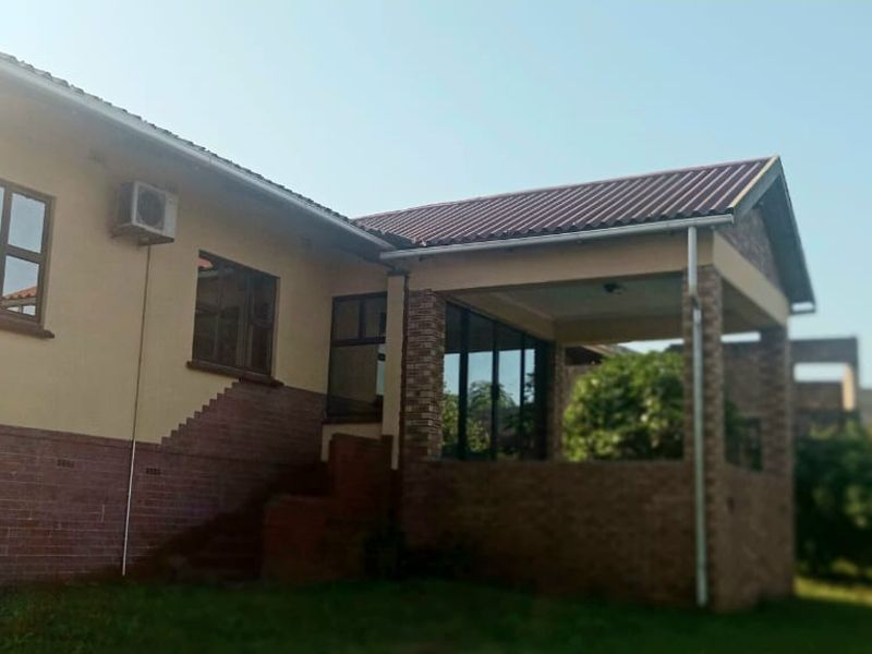 Perfect 4-Bedroom Home in Larkfield - Photo 3