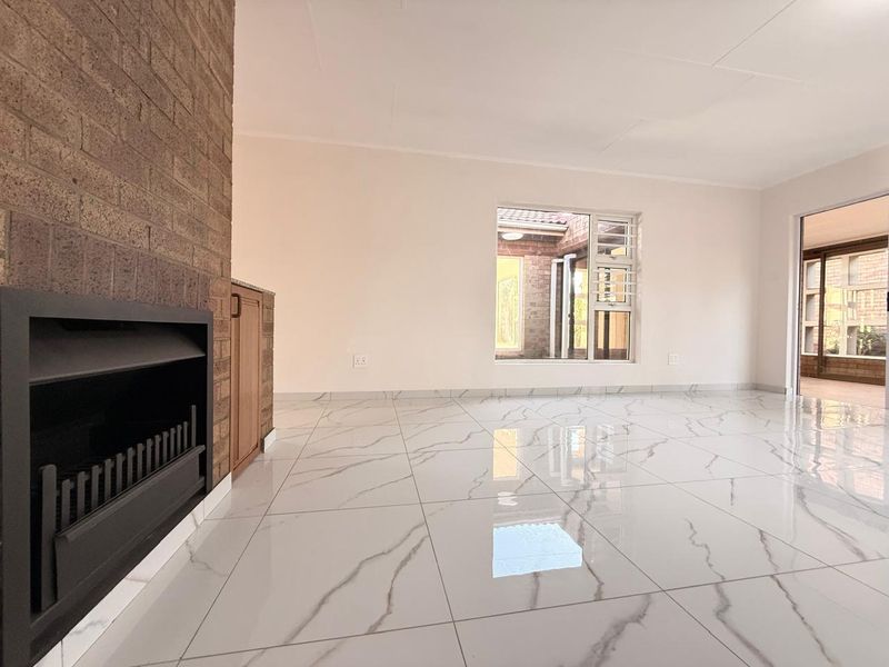 4 Bedroom with Pool Townhouse Fantail Aviary Hill - Photo 10