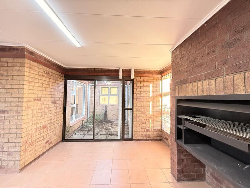 4 Bedroom with Pool Townhouse Fantail Aviary Hill - Photo 7