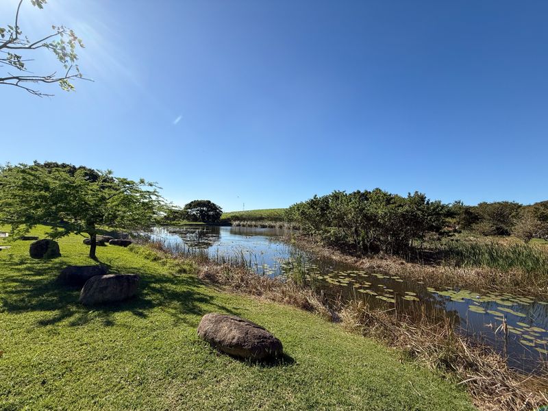 2-Bedroom Apartment in Manor Estate - Photo 2