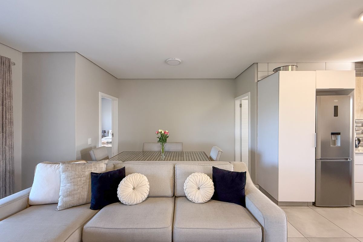 2-Bedroom Apartment in Manor Estate - Photo 4