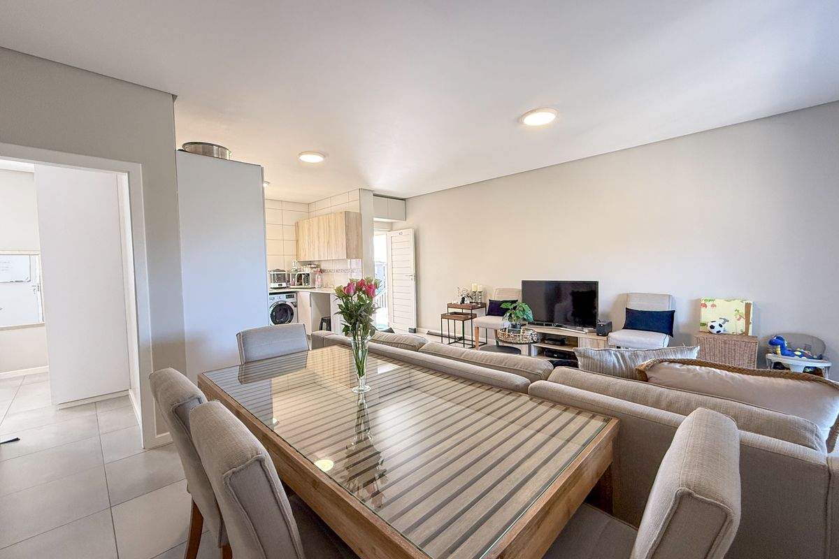 2-Bedroom Apartment in Manor Estate - Photo 5