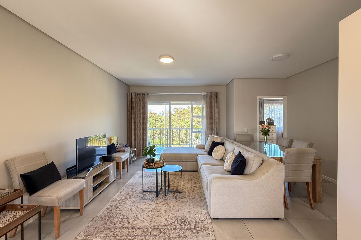 2-Bedroom Apartment in Manor Estate - Photo 3