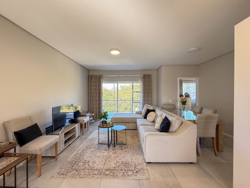 2-Bedroom Apartment in Manor Estate - Photo 3