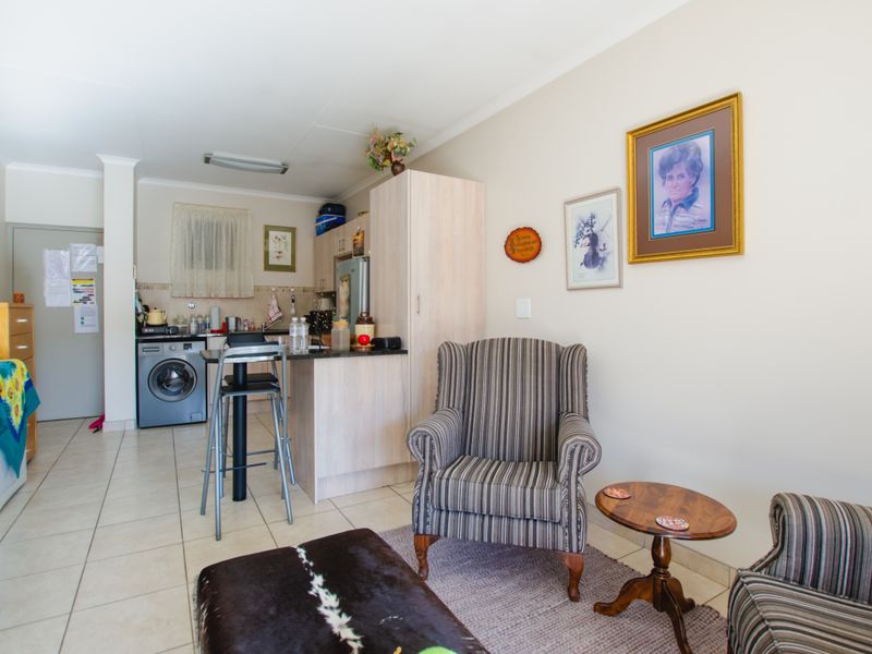 1 Bedroom Apartment in Eldoraigne - Photo 4