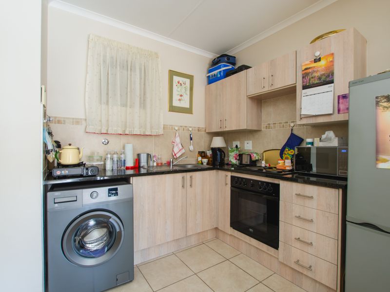 1 Bedroom Apartment in Eldoraigne - Photo 6