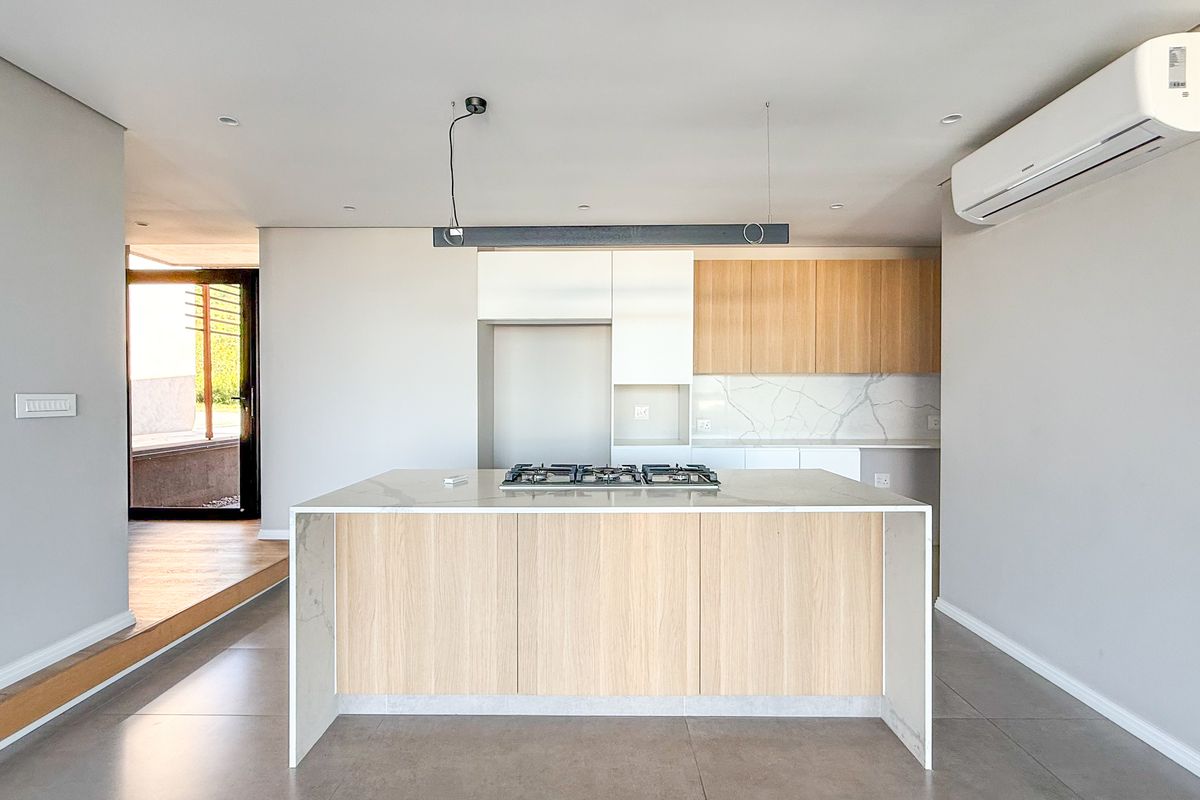 Contemporary Elegance with Panoramic Views in Zululami Coastal Estate - Photo 5