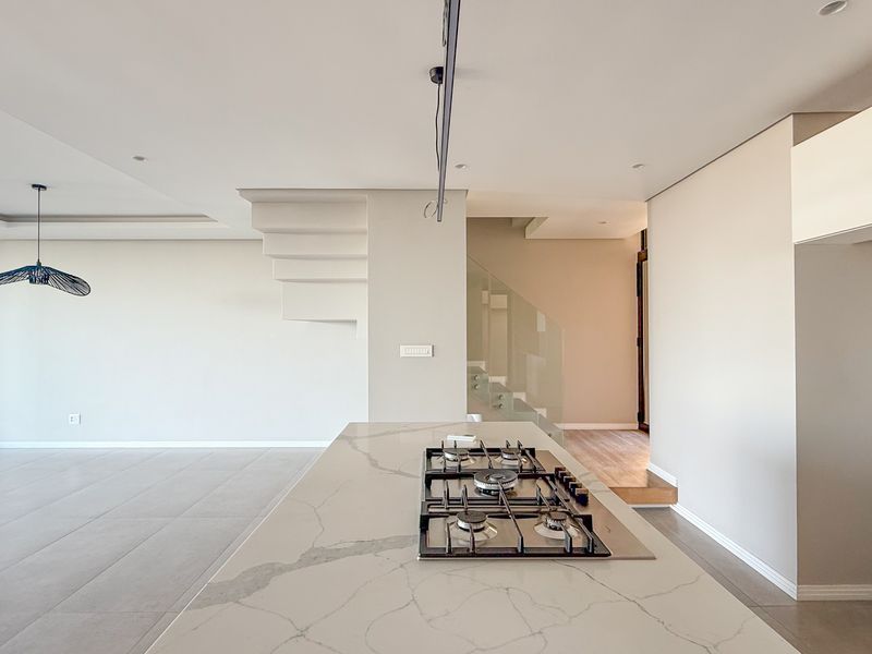 Contemporary Elegance with Panoramic Views in Zululami Coastal Estate - Photo 8