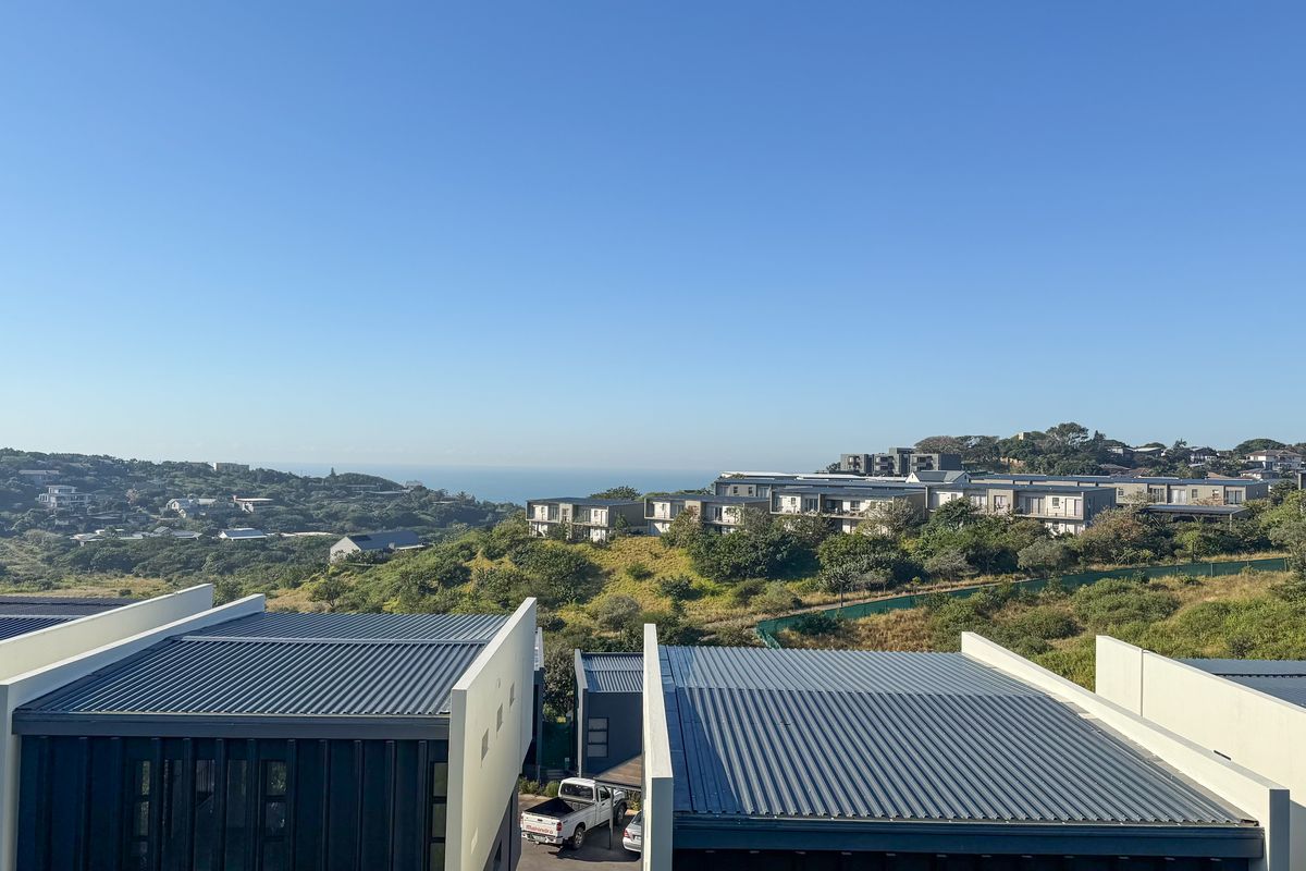 Contemporary Elegance with Panoramic Views in Zululami Coastal Estate - Photo 2