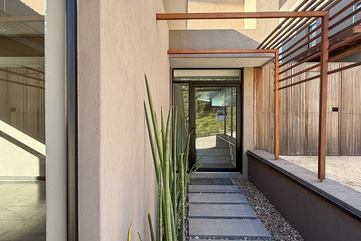 Contemporary Elegance with Panoramic Views in Zululami Coastal Estate - Photo 3