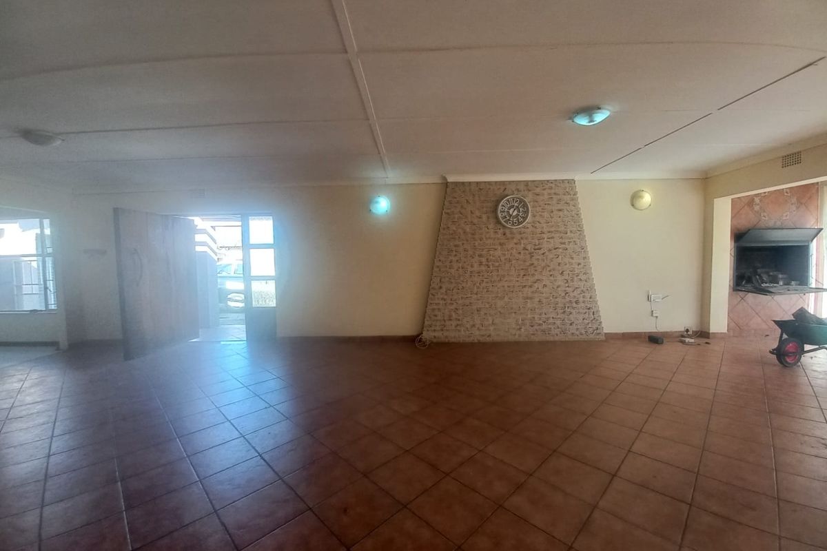 Charming and Spacious Family Home in the Heart of Rensburg, Heidelberg - Photo 3