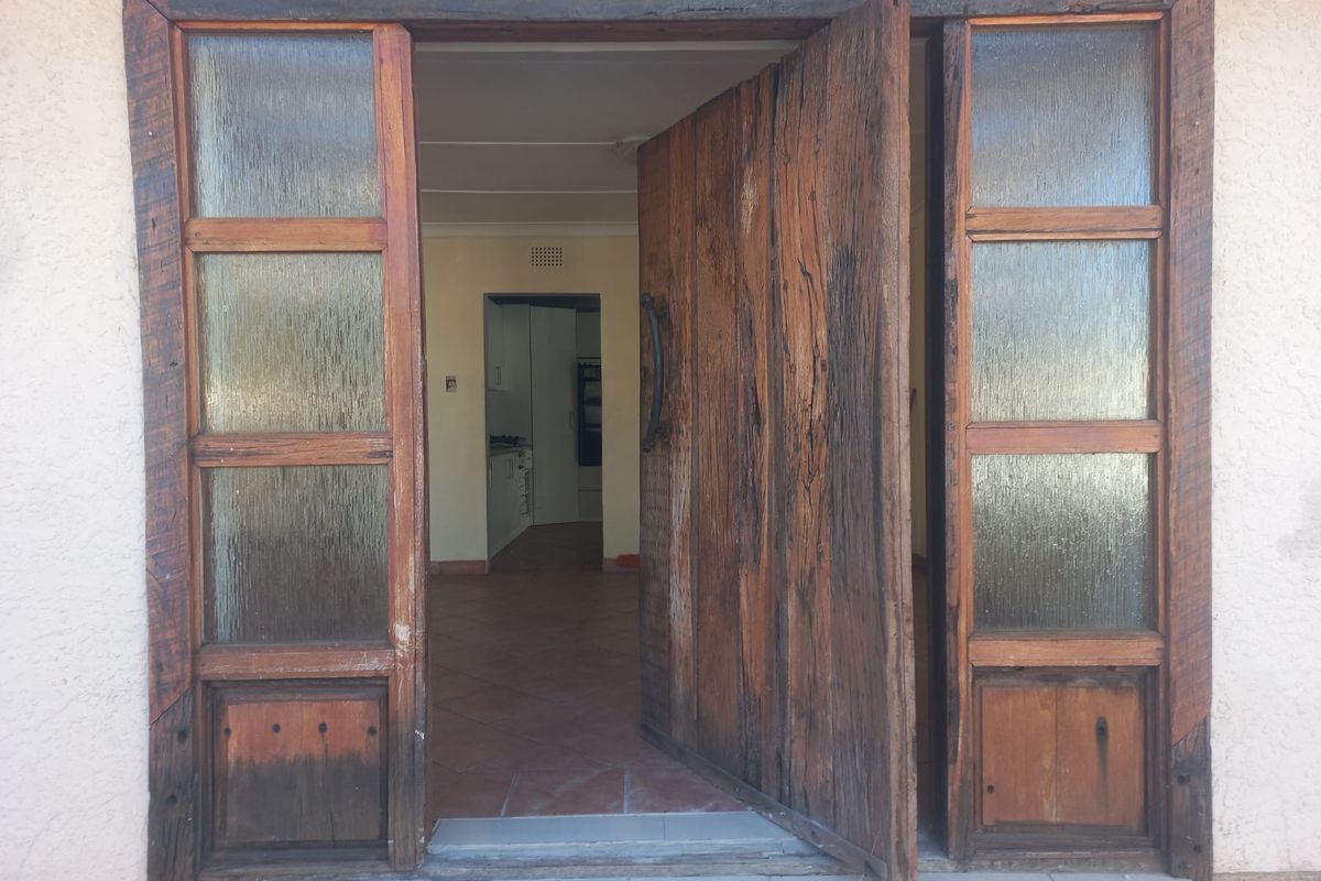 Charming and Spacious Family Home in the Heart of Rensburg, Heidelberg - Photo 2