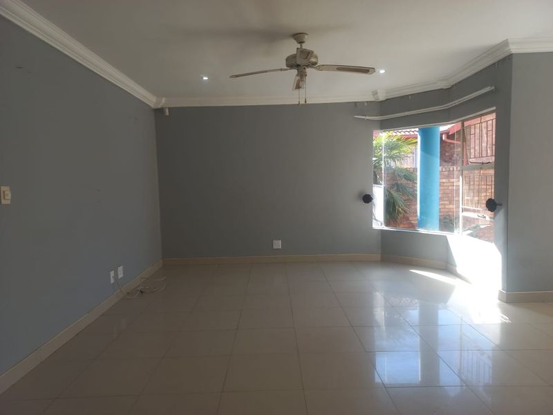 Charming 3-Bedroom Townhouse to Rent in Heidelberg, Rensburg – Private, Comfortable, and Move-In Rea - Photo 4