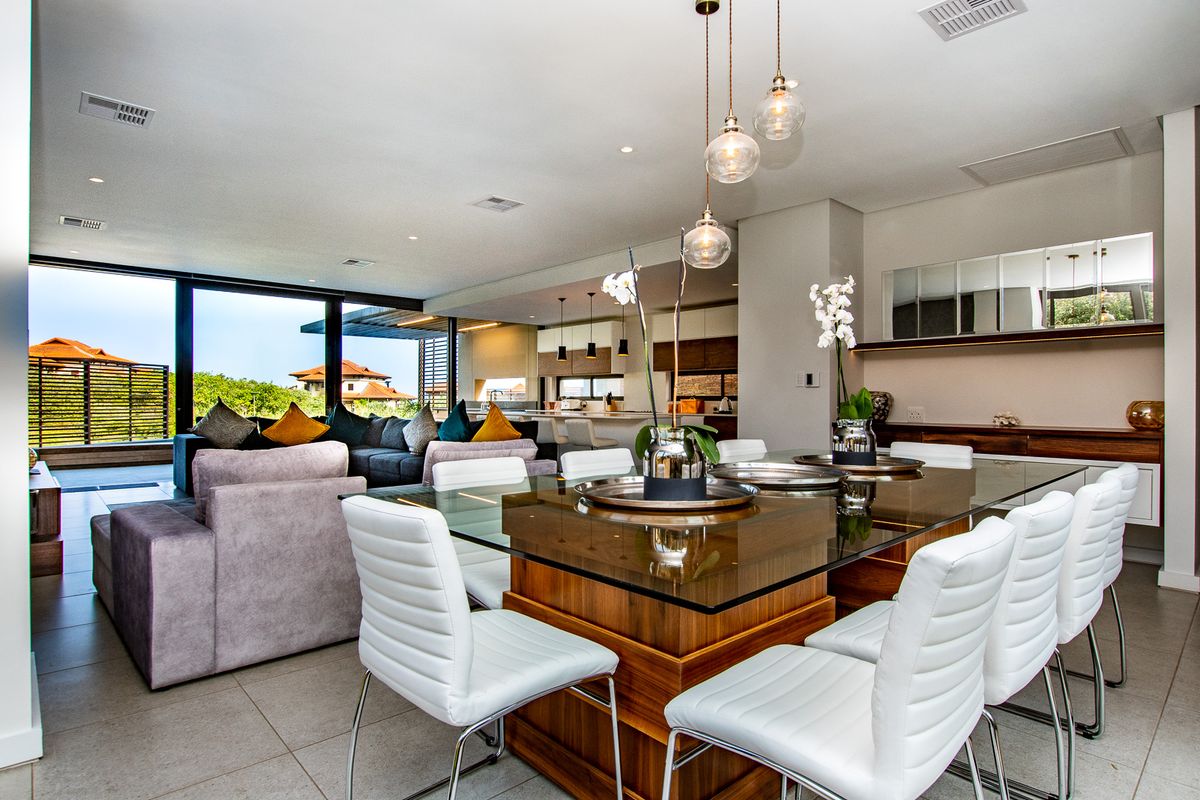 Modern 4-Bedroom Furnished Townhouse with Sea Views in Zimbali Estate - Photo 3