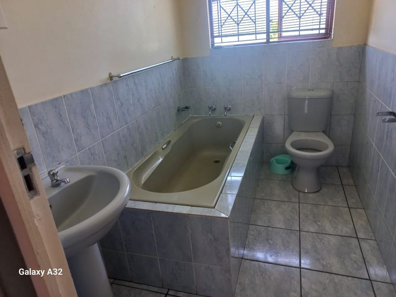 Freehold For Sale In Empangeni - Photo 6
