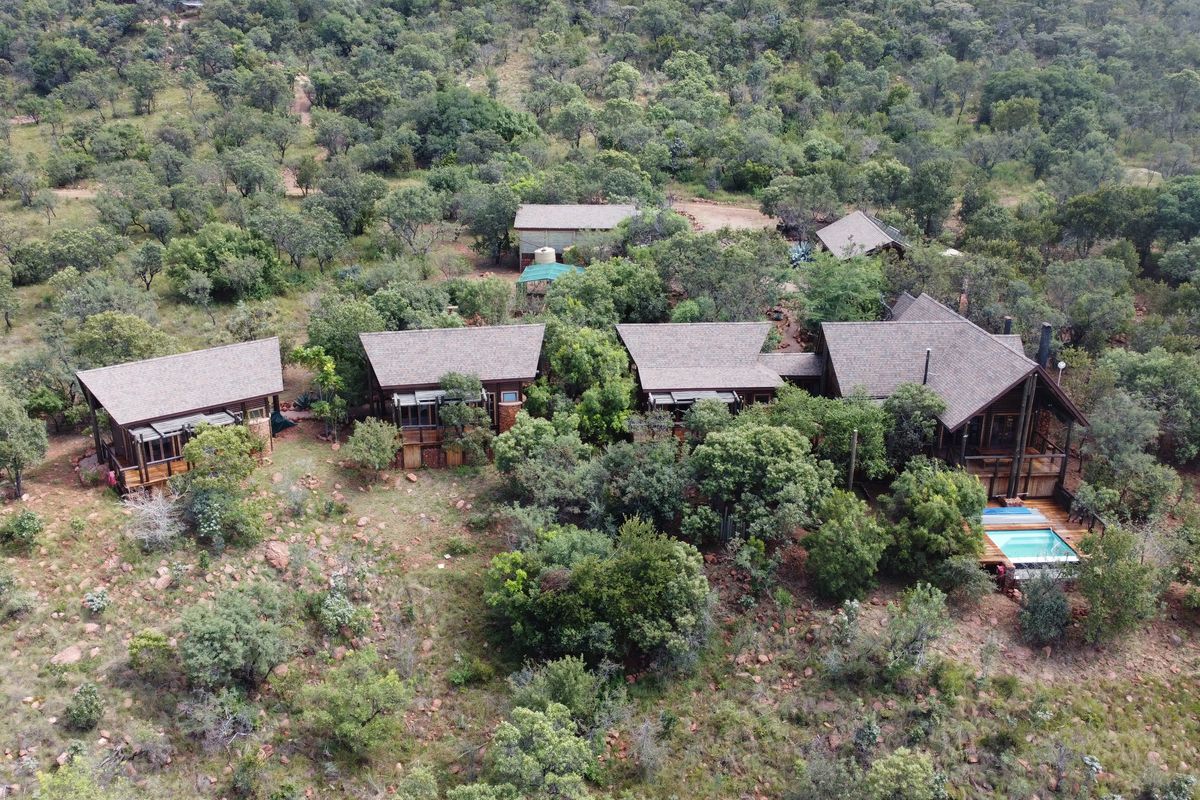 Exclusive Boschhoek Mountain Estate Sanctuary — Main Residence plus Two Private Chalets - Photo 2
