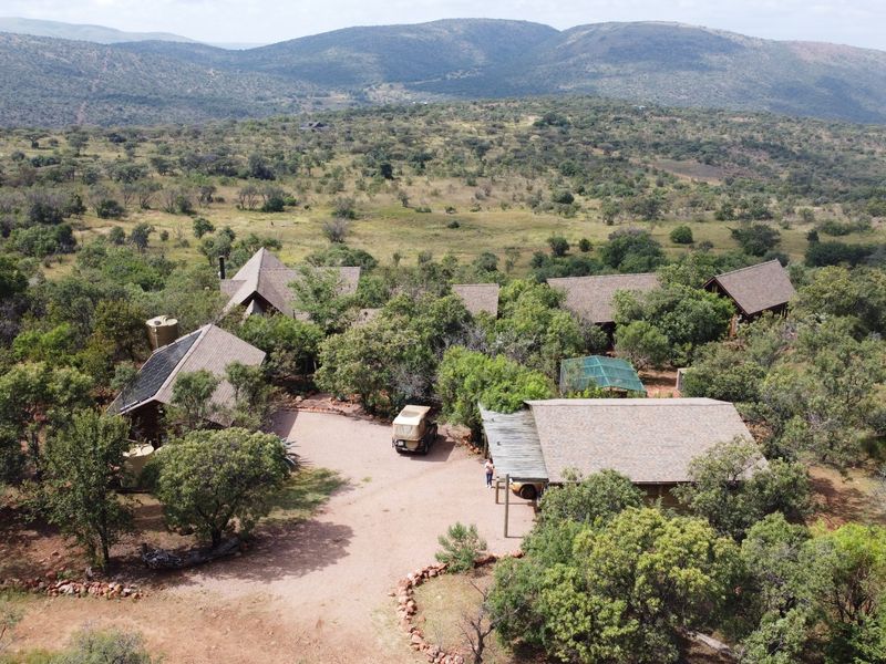 Exclusive Boschhoek Mountain Estate Sanctuary — Main Residence plus Two Private Chalets - Photo 3