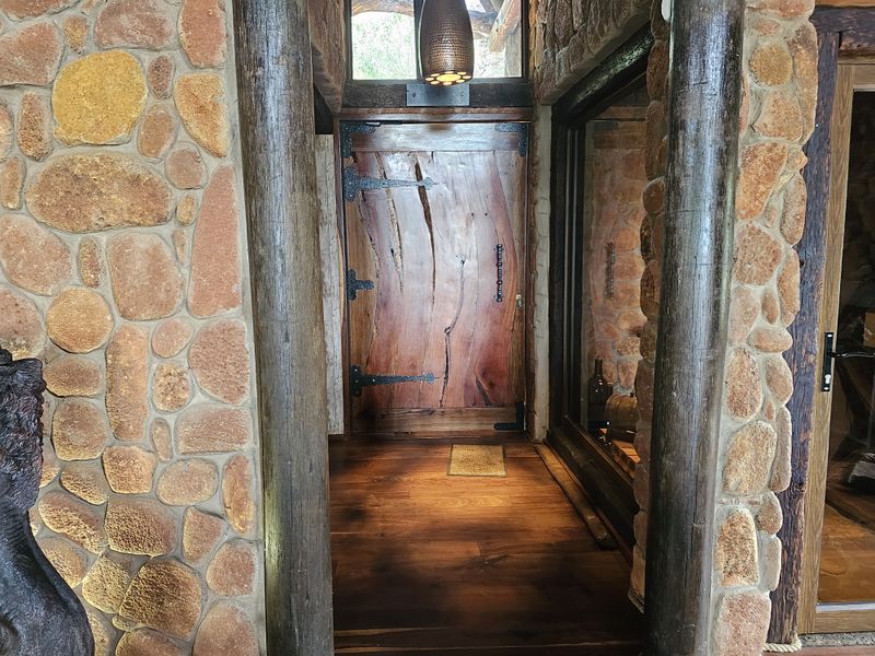 Exclusive Boschhoek Mountain Estate Sanctuary — Main Residence plus Two Private Chalets - Photo 7