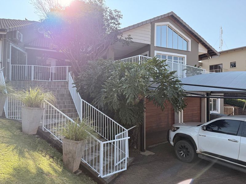 4 Bedroom 3 Bathroom Family Mountain View House - Photo 8
