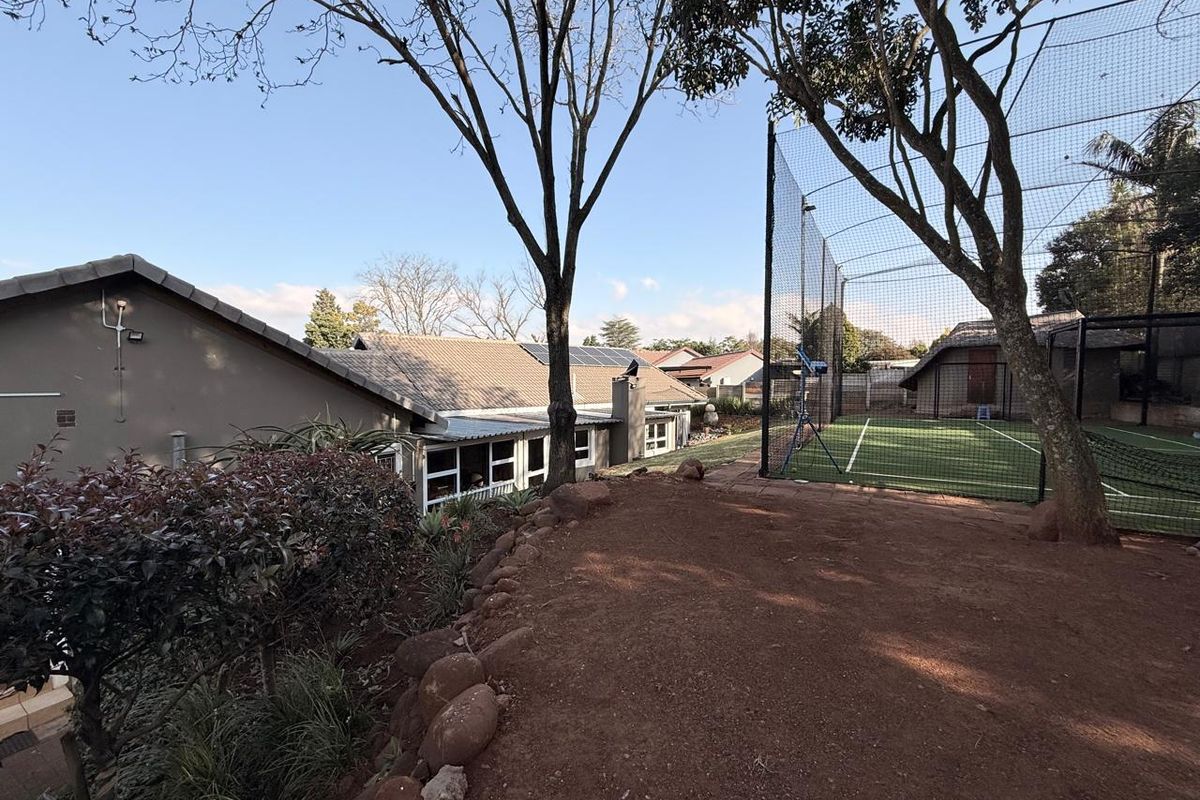 4 Bedroom 3 Bathroom Family Mountain View House - Photo 4