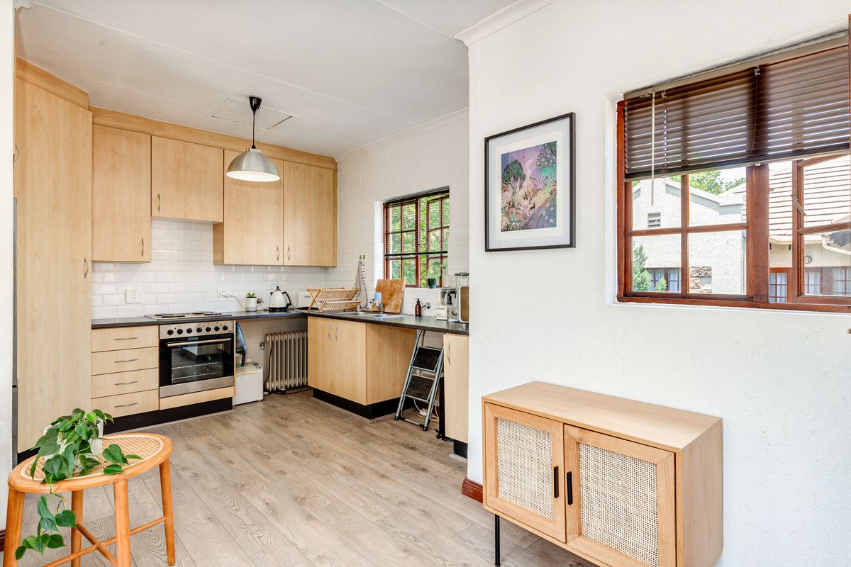 Cozy Apartment Gem - Photo 3