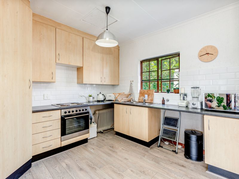 Cozy Apartment Gem - Photo 4