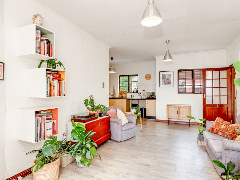 Cozy Apartment Gem - Photo 9