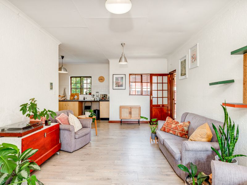 Cozy Apartment Gem - Photo 7