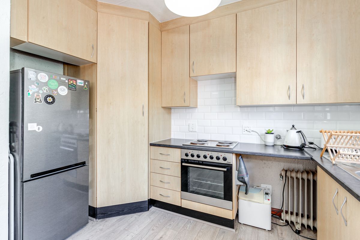 Cozy Apartment Gem - Photo 2