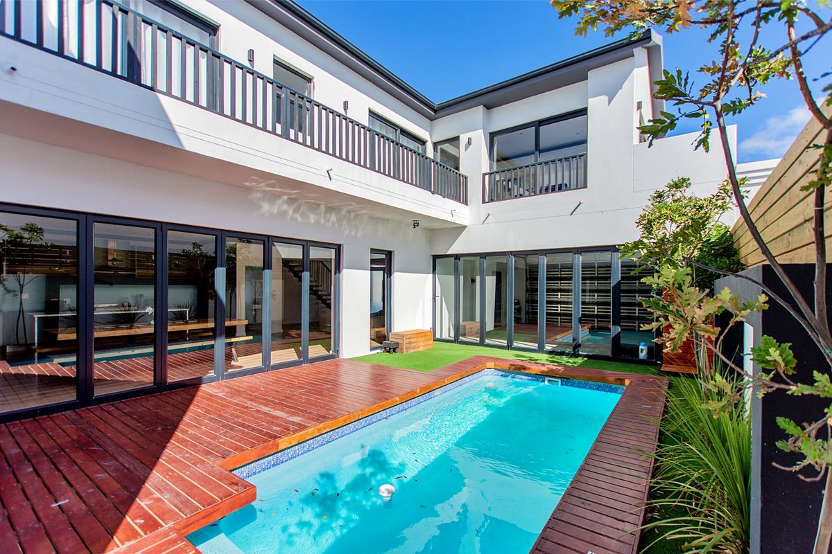 This home is a SOOTHING RETREAT from your busy life. - Photo 3