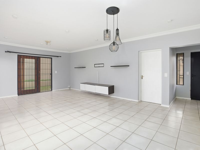 3 Bedroom Cluster In Secure Estate - Photo 4