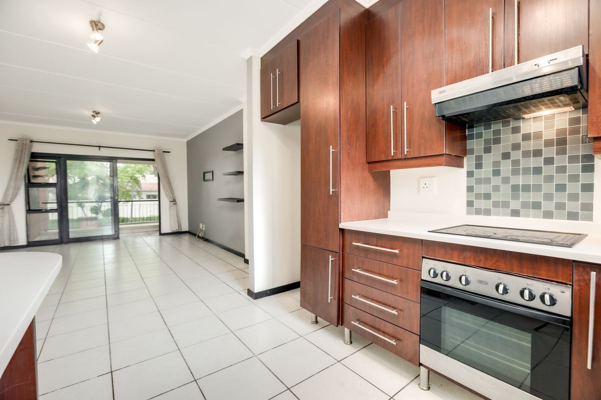 2 Bedroom 1 Bathroom Apartment for Sale - Photo 2