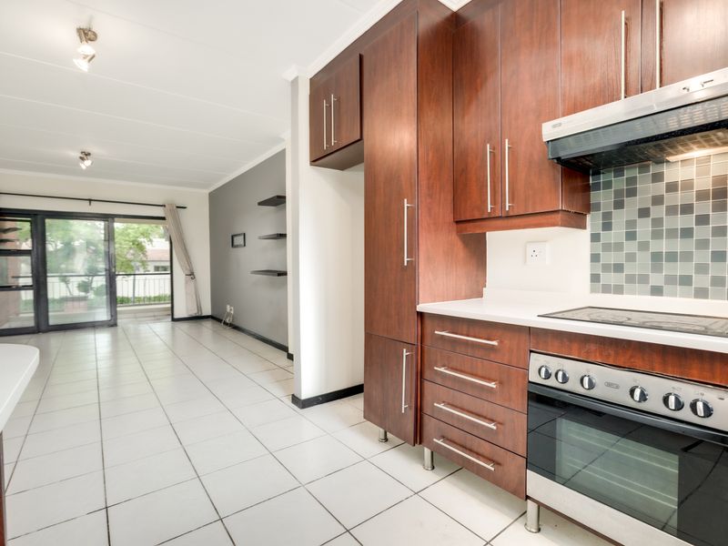 2 Bedroom 1 Bathroom Apartment for Sale - Photo 2