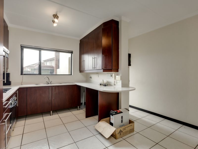 2 Bedroom 1 Bathroom Apartment for Sale - Photo 4