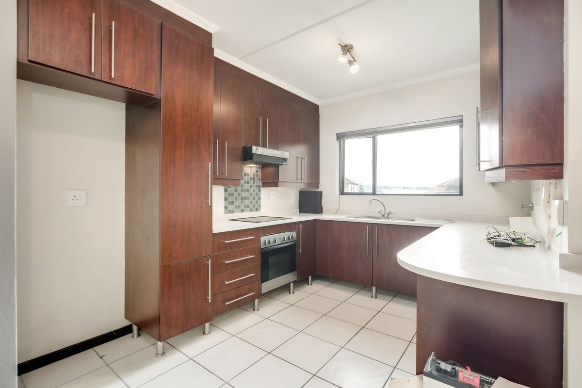 2 Bedroom 1 Bathroom Apartment for Sale - Photo 3