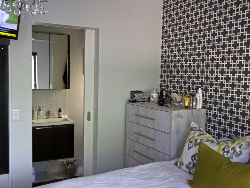 2 Bedroom 2 Bathroom with Loft Fully Furnished Apartment with Inverter, ALL INCLUSIVE - Photo 10