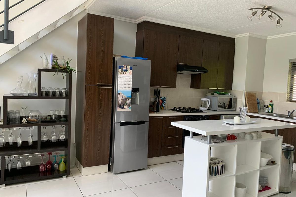 2 Bedroom 2 Bathroom with Loft Fully Furnished Apartment with Inverter, ALL INCLUSIVE - Photo 3