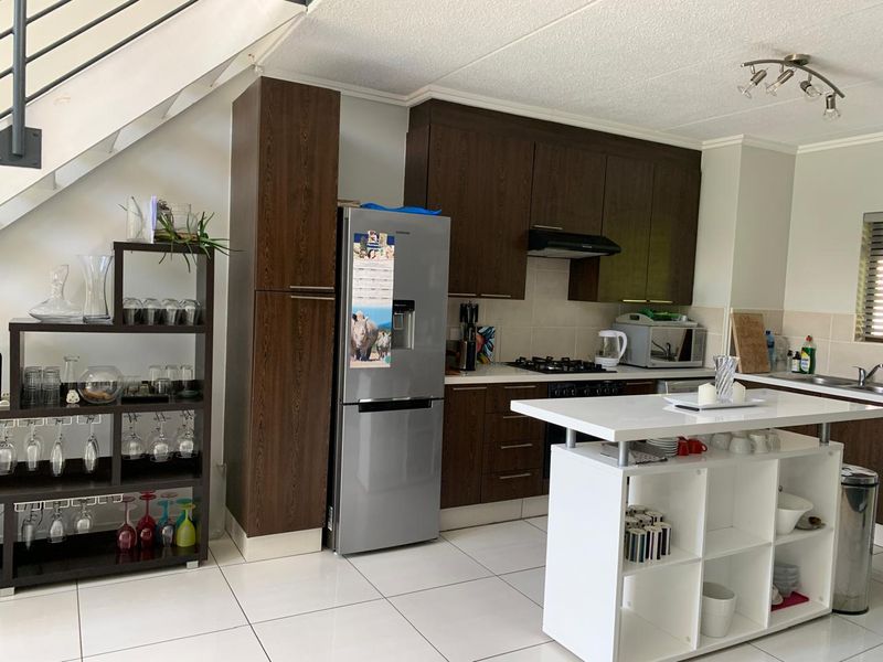 2 Bedroom 2 Bathroom with Loft Fully Furnished Apartment with Inverter, ALL INCLUSIVE - Photo 3