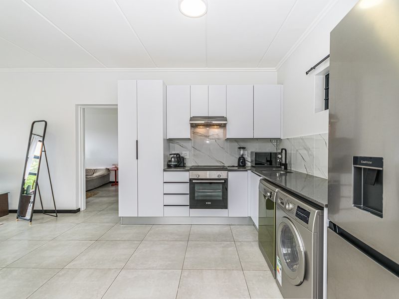 Modern Bryanston Living — Perfect for Professionals, Everyday Comfort, or Smart Investment - Photo 6