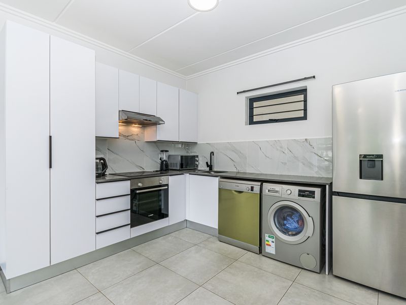Modern Bryanston Living — Perfect for Professionals, Everyday Comfort, or Smart Investment - Photo 4